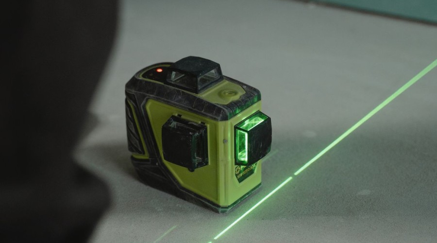 Αλφάδι Laser ή Φυσαλίδας; Ποιο να Διαλέξεις και Πώς να το Χρησιμοποιήσεις