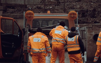 Ρούχα Εργασίας: Τι να Προσέξεις Πριν Αγοράσεις